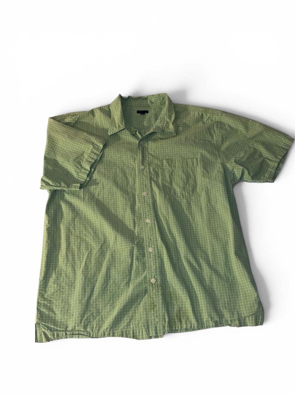 BKE Men’s Short Sleeve Large Green And White Button Up Shirt